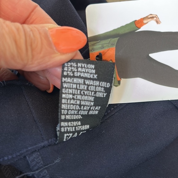 Hue Little Black Cropped Treggings Navy - Picture 9 of 9